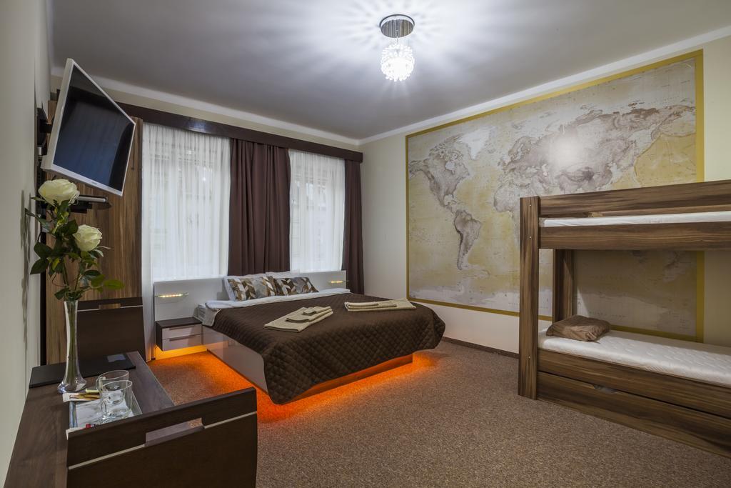 Luxury Air-Conditioned Rooms In Old Town Bratislava Buitenkant foto