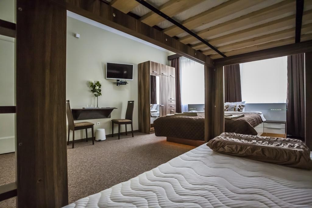 Luxury Air-Conditioned Rooms In Old Town Bratislava Buitenkant foto
