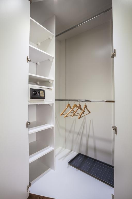 Luxury Air-Conditioned Rooms In Old Town Bratislava Buitenkant foto