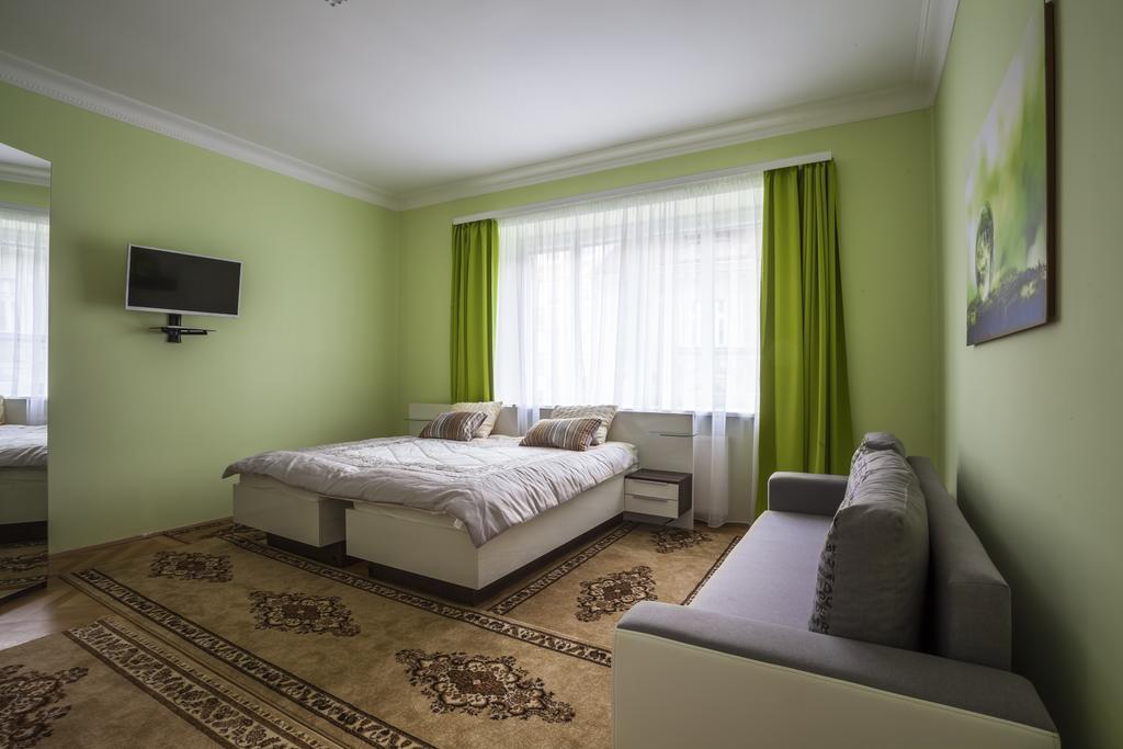 Luxury Air-Conditioned Rooms In Old Town Bratislava Buitenkant foto