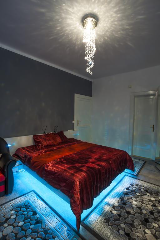 Luxury Air-Conditioned Rooms In Old Town Bratislava Buitenkant foto