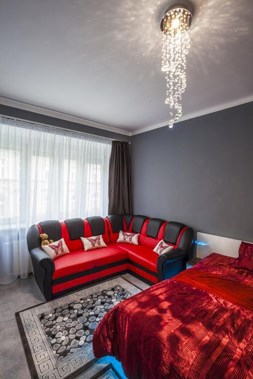 Luxury Air-Conditioned Rooms In Old Town Bratislava Buitenkant foto